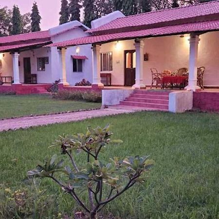 Kp Cottages Kānker Buitenkant foto