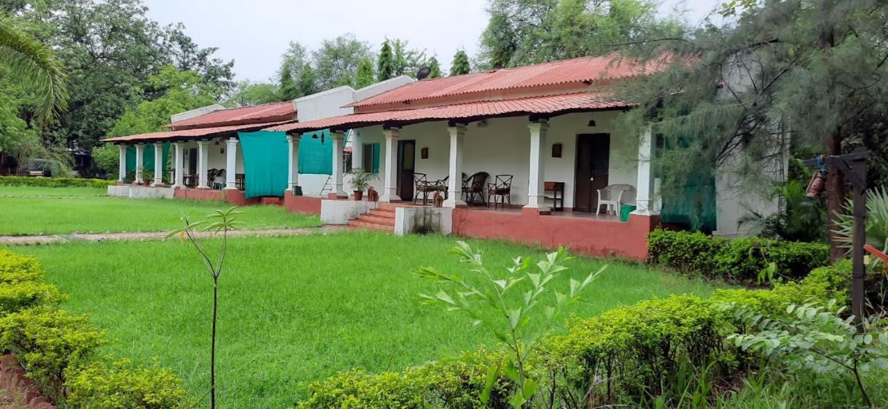 Kp Cottages Kānker Buitenkant foto