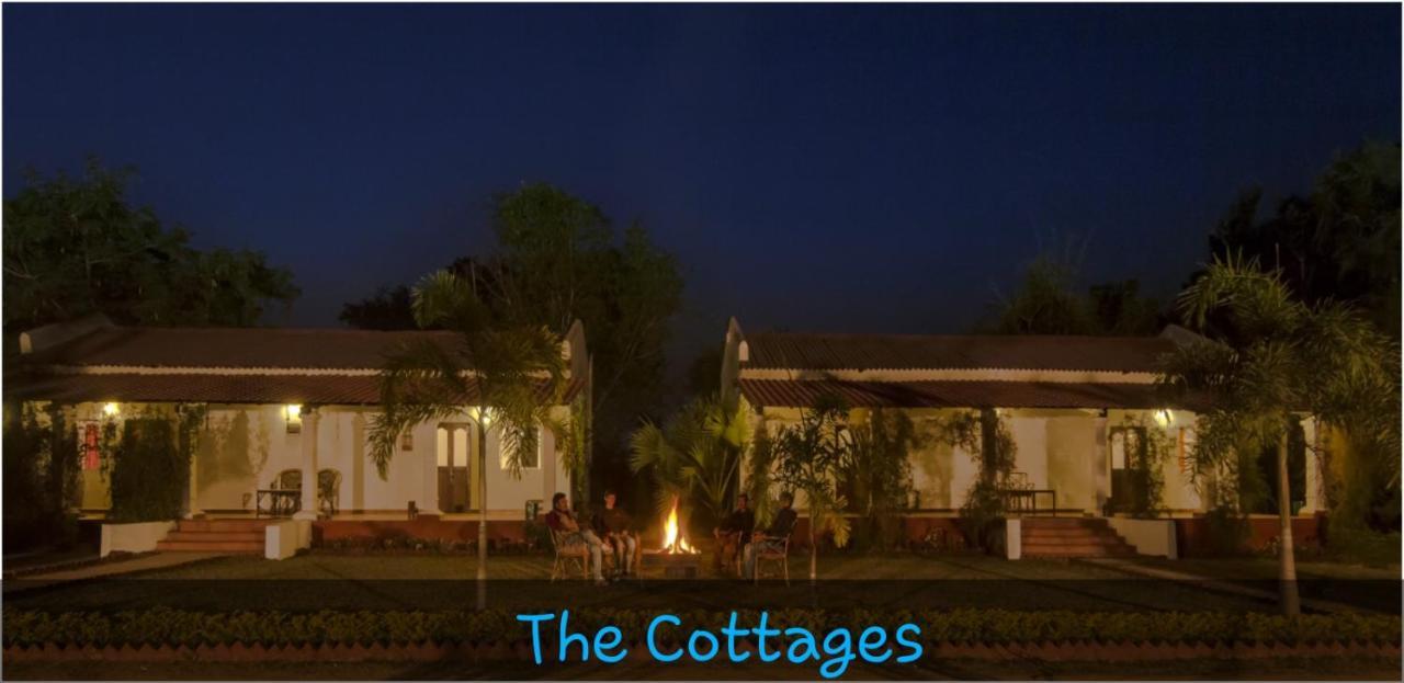 Kp Cottages Kānker Buitenkant foto
