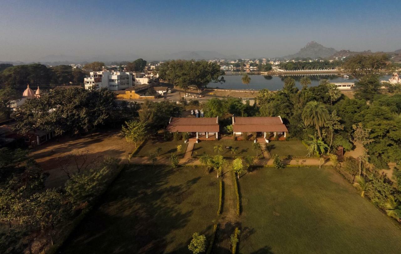 Kp Cottages Kānker Buitenkant foto